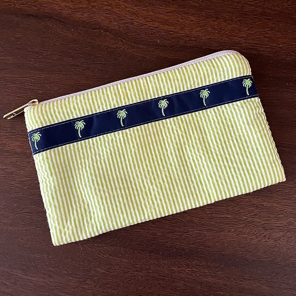 Green Seersucker Palm Tree Clutch